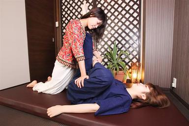 ペア割タイヘッド【タイ古式80分+頭皮・顔つぼ20分】