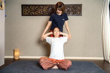 タイ古式90分＋アロマオイルマッサージ90分計185分[thai massage90＋aroma massage90＝185]
