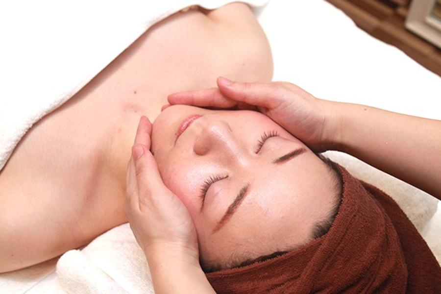 RINA限定！美肌導入＋小顔矯正60min