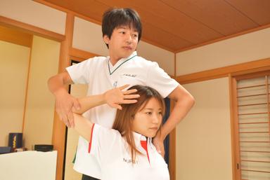 やっかいな症状・お悩み解決にオーダーメイド全身【深層】ストレッチ + ボディケア　90分コース