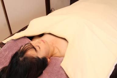 【一ヶ月以内再来限定】遠赤マット付き★全身をしっかり揉みほぐしオイルリンパ90分＋10分ご褒美