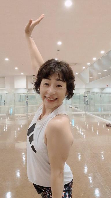 呼吸で整え、流して鍛える60分エクササイズ＝Eriko Breath Flow Works