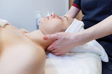 【新規】≪ほうれい線・たるみ≫お肌も体もケアしたい方へ　再生美肌ホルモンバランスケアコース 70分通常料金12,100円