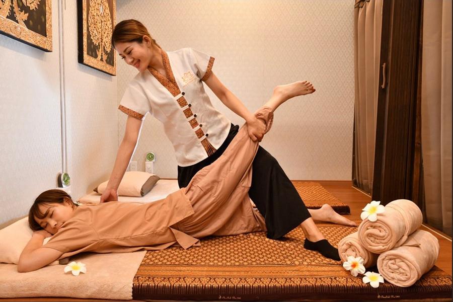 タイ古式マッサージ(フットバス＆ドライヘッドスパ付) 130分