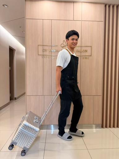 男性スタッフ☆出張マッサージ＋全身脱毛(顏除く)180分　45500円 施術内容はご要望に応じて自由にカスタマイズできます。