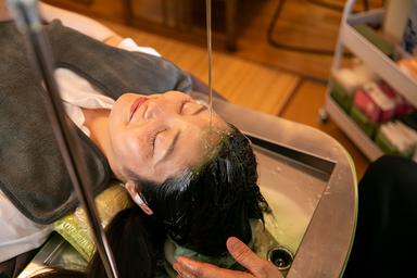 【通常メニュー】瞑眠シロダーラ｛よもぎの足湯10分＋シローダーラー25分＋ヘッドケア15分｝50分