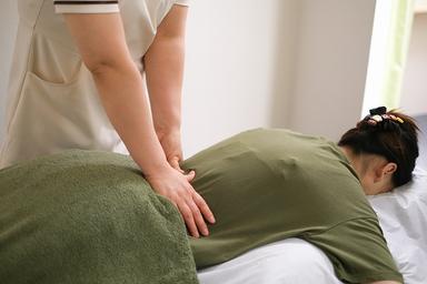 【新規限定】【全身スッキリ】全身もみほぐし50分＋ふくらはぎオイル20分＋ヘッドスパ15分