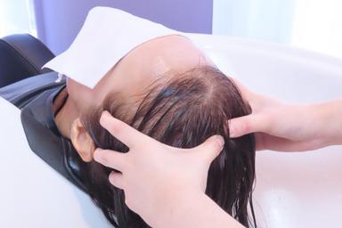 【深い癒しと安眠へ】ドライヘッドスパ（首・デコルテ含む）60分