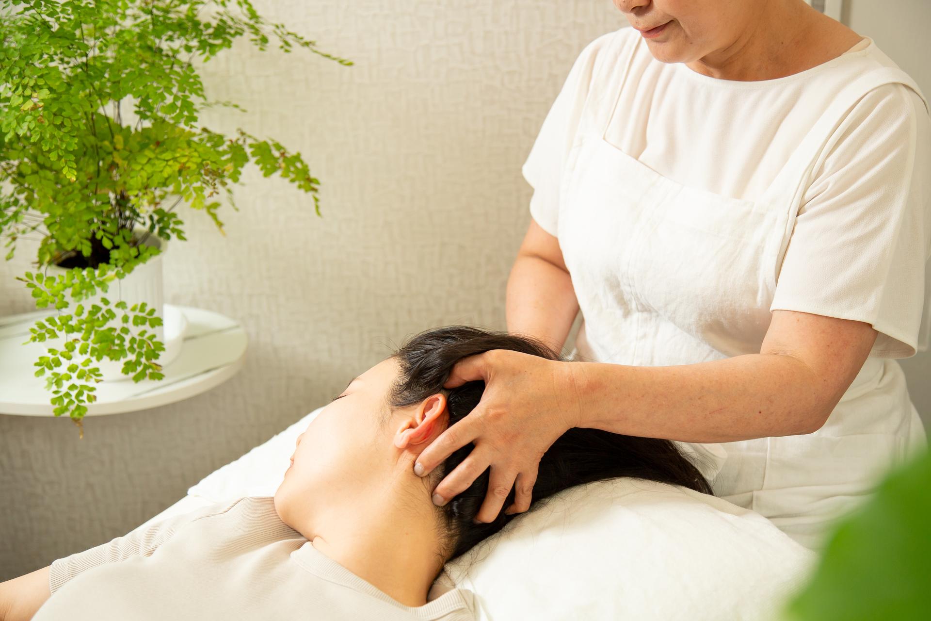 【Dry premium head spa】ドライヘッド＆リンパケア(ハンド・デコルテ付き) 45分