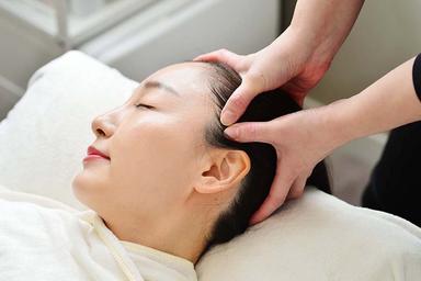 【年齢とともに変わる髪に】プレミアムスカルプケア 60分