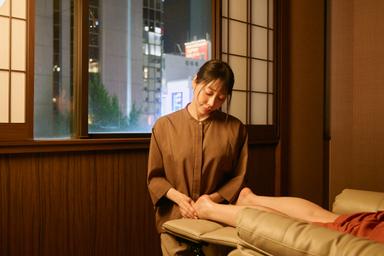 【深夜限定】脚の深ほぐし(足裏～太もも・お尻まで)  75分通常料金11,000円
