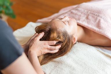 [男女共通]ズドーンと重い頭や肩もスッキリ！！あたま深部ケア60分