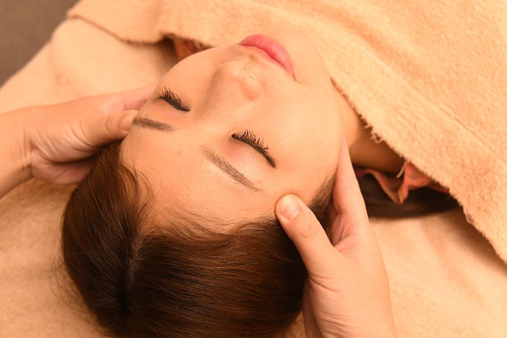 【小顔&美肌】フェイシャル+モデリングパック　60分　9900円