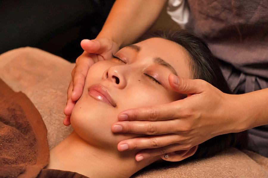 皮脂毛穴対策フェイシャルコース90分