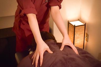 【女性限定：あたまとおなかでしあわせホルモン90分】　ボディケア60分＋ドライヘッドスパ10分＋おなかセラピー20分　
