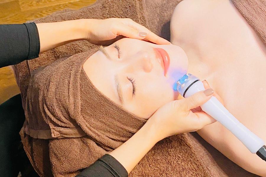 【新規】肌質改善エイジング肩首こり【ハイパーナイフフェイシャル首肩デコルテ&ハンドマッサージ＋パック】通常料金10000円