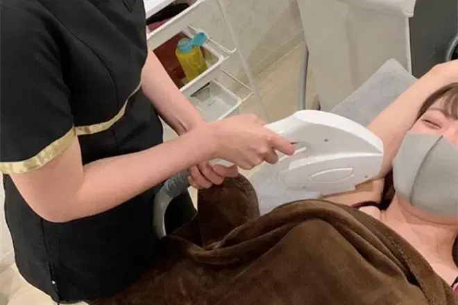 【新規/女性】《うなじ背中脱毛》実は見られている！3300円で脱毛が体験！ 30分