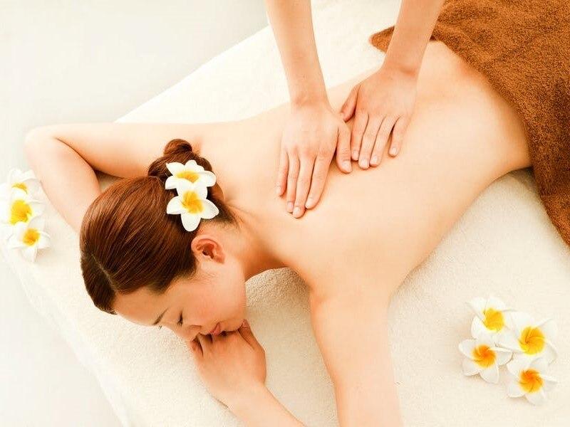 上半身アロママッサージ40分+足マッサージ40分＋ドライヘッド10分