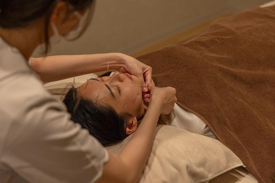 【新規限定】お得なセットメニュー★美顔鍼+整体 100分 通常料金18,700円