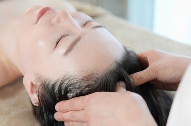 【快眠ヘッドスパ】ガチガチ頭皮、眼精疲労にも50分6,600円