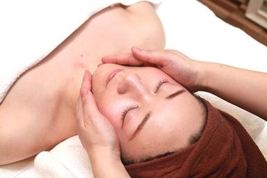 RINA限定！美肌導入＋小顔矯正60min