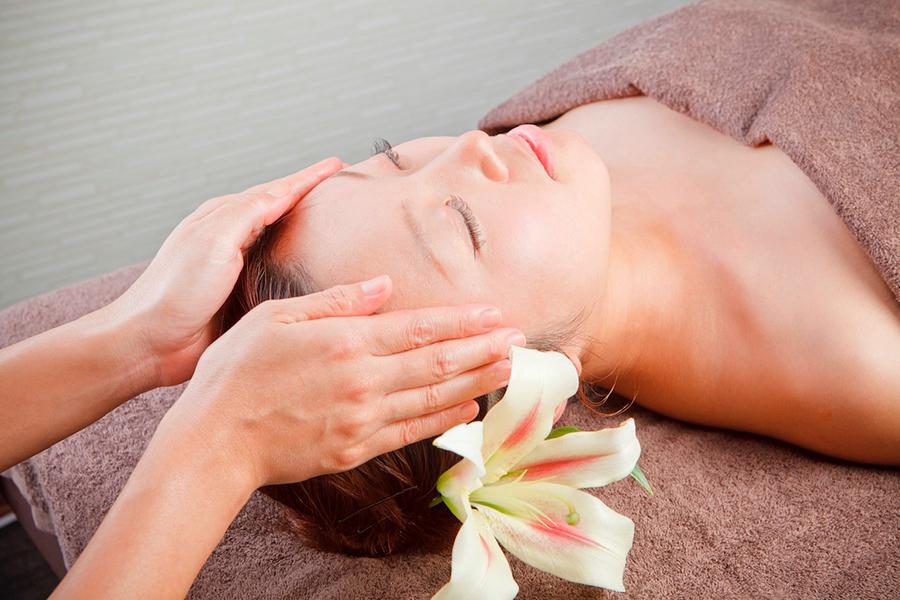 ハンドセラピス(ボディ＆フェイシャル) 120分