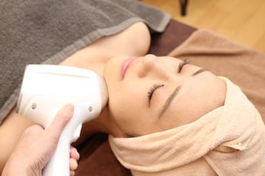 ≪期間限定≫【感動のハリ艶と弾力UP】光フェイシャル★すべての肌悩みに