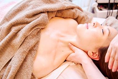 コスメデコルテAQ縛り幸福感エイジングケアコース 45分