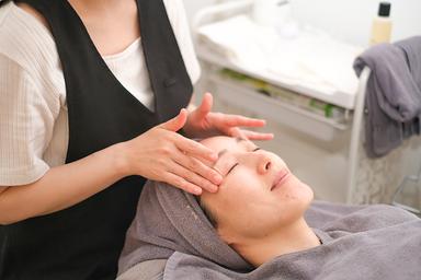 【新規限定】フェイシャル角層ケア+ワンポイントメイクレッスン 150分 通常料金24,200円