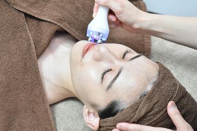 【新規限定】ラジオ波×こだわりの手技で徹底小顔♪むくみ改善小顔コース 90分 通常料金14,300円