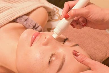 【新規限定】水素水で毛穴汚れをかき出しくすみ改善♪ピーリングパック付き★毛穴洗浄 50分 通常料金5,000円