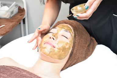 Water light herb peeling + pore care + pack 70分