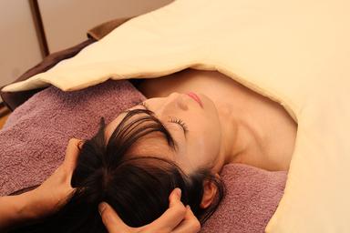 【再来限定】全身オイルリンパ揉みほぐし(70分ボディ＋ヘッド30分) 