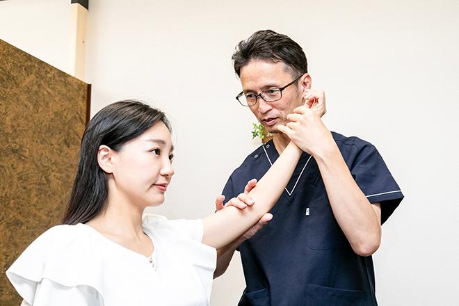 【肩こり/腰痛/猫背/巻き肩/反り腰/仕事の疲労】全身整体(70分)