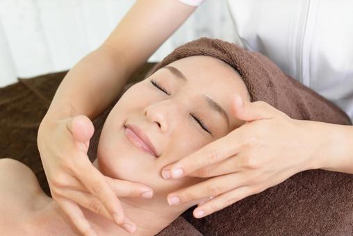 3カ月で脱ファンデ◎素肌美人フェイシャルエステ