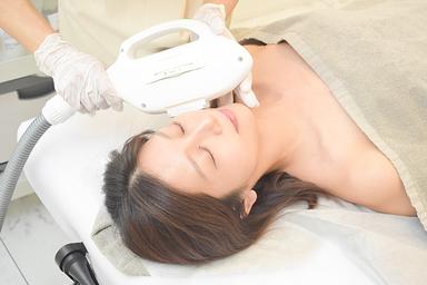 集中肌質改善！ララピール（顔・首）＋顔脱毛
