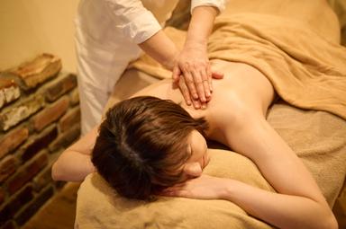 ボディ人気のうつぶせ寝コース 60分