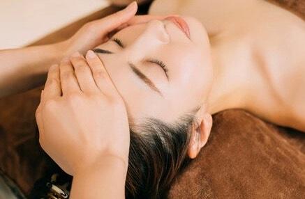 【頭痛・食いしばり・エラ張り】リンパヘッド６０分＋小顔リンパ30分《プラセンタパック付》¥9500