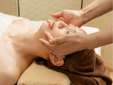 【期間/3月1日～31日限定】／モデリングパックが美容液成分をお肌に浸透／潤いフェイシャル70分