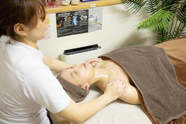 ＼お肌も肩こりもケアしたい方！／カイロエステ【首肩周りスッキリ&美肌小顔コース】180分