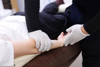 《リカ オリジナル》もみほぐし&足つぼ60分