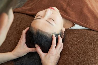 【★12月限定★】ドライヘッドスパ 50分＋無料10分クリスマスプレゼント 合計60分♪ 通常料金7,500円が↓