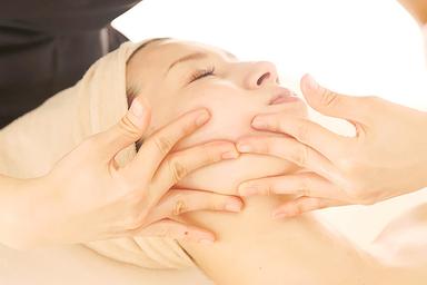 『全部気になる今日の肌に合わせて設計』×オーダーメイドトリートメント 90分