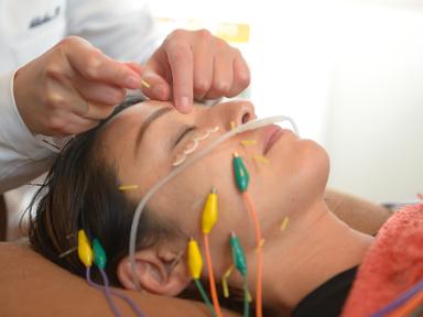 【新規限定】《Face:極上リフトUP》グランデコース ※小顔矯正＋電気美容鍼＋ドライヘッドスパ 90分 通常料金17,600円