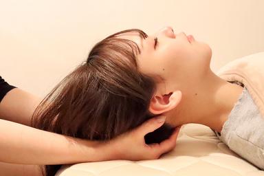 【新規限定】《大人気！頭のハチ/小顔/不眠》ドライヘッドスパ+頭蓋骨矯正 60分 通常料金9,900円