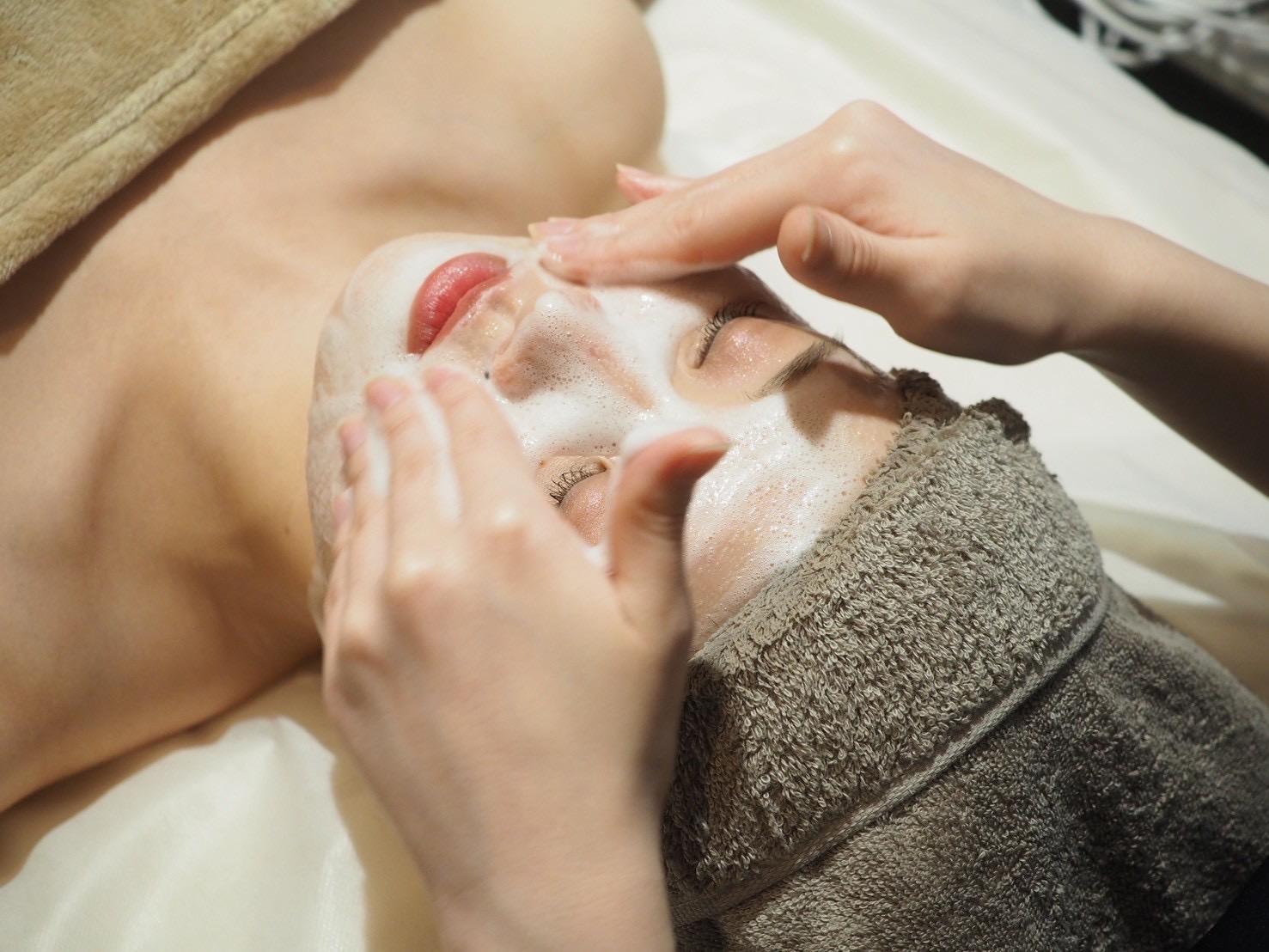 【Xmas限定＊冬の乾燥ケア】毛穴つるつる洗浄＋ハーブピーリング ¥22,000→8,000