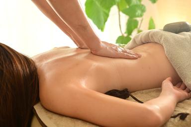 【深層アロマ60分】オイルマッサージでコリ押し流す♪肩こり◎腰痛◎