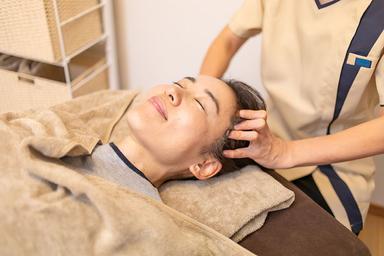 【新規限定】【疲れやすく深刻な眠りの悩みに】よもぎ蒸し＋ヘッド60分＋足ほぐし 通常料金13,000円