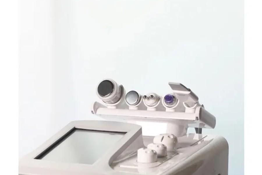 《美容機器》エアセラム使用フェイシャルエステ (ヒト幹細胞美容液あり) 60分