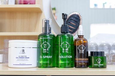 【全員OK】U24限定/身分証必須《Face:ハーブピーリング》圧倒的変化☆お肌の改善コース 60分 通常料金14,000円